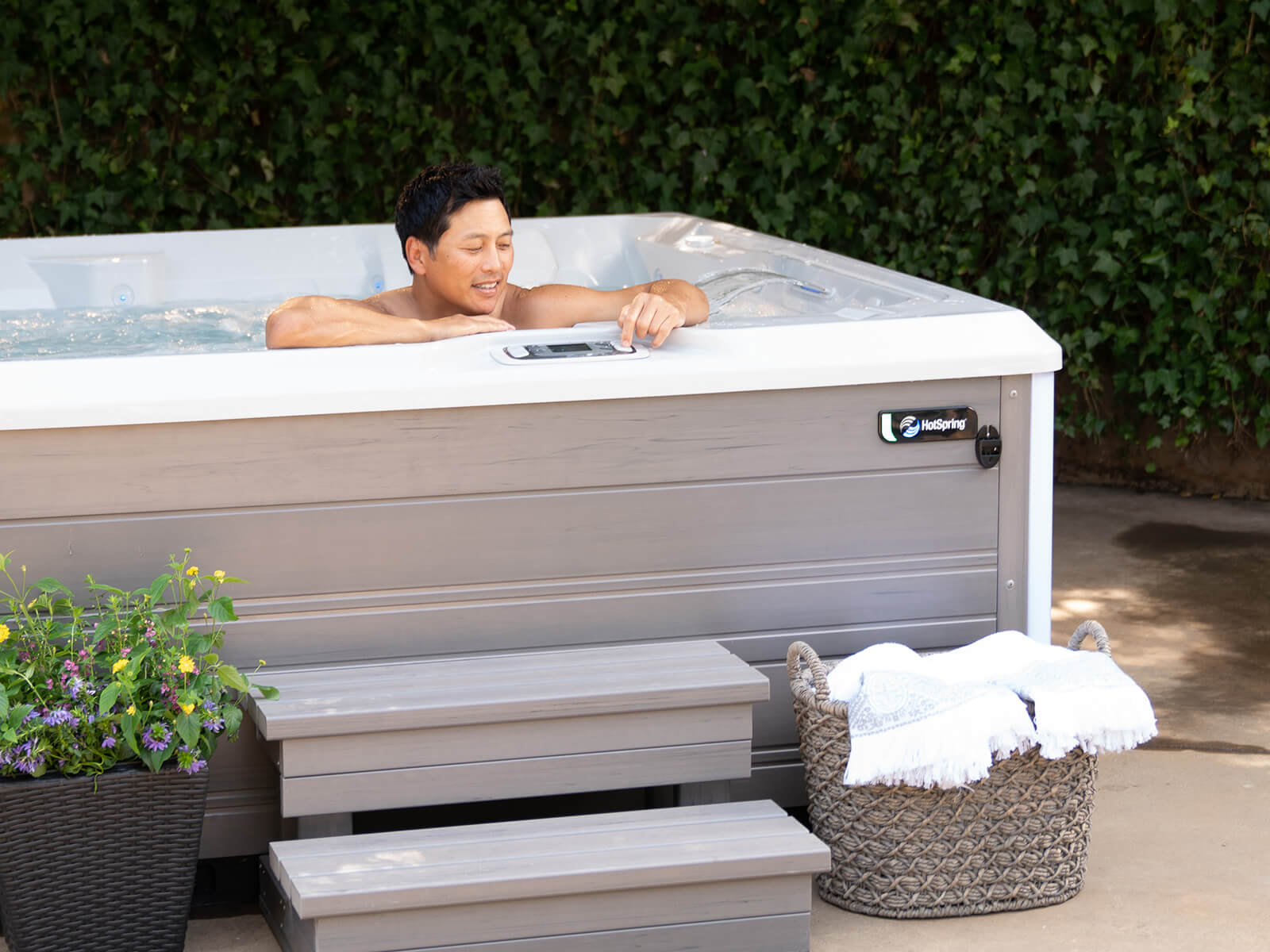 Hot Spring Limelight Flair A Spot Lifestyle Man 2