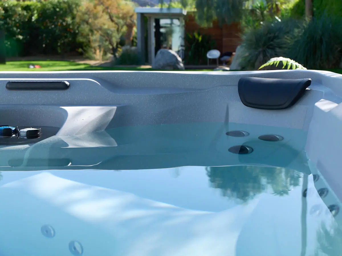 Hot Spring Ffc Excursion Clear Water 4x3 1200x900 1