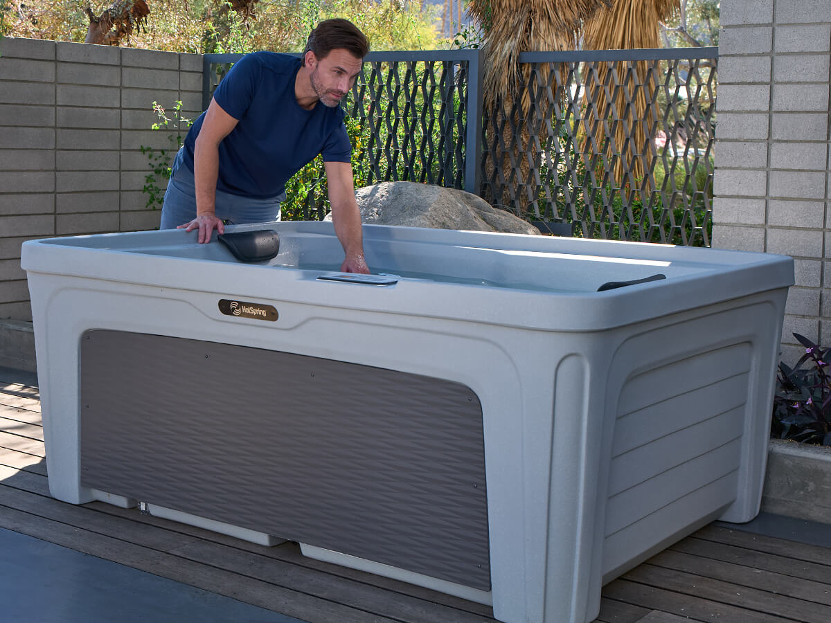Hot Spring Ffc Mini Man Touching Water 4x3 1200x900