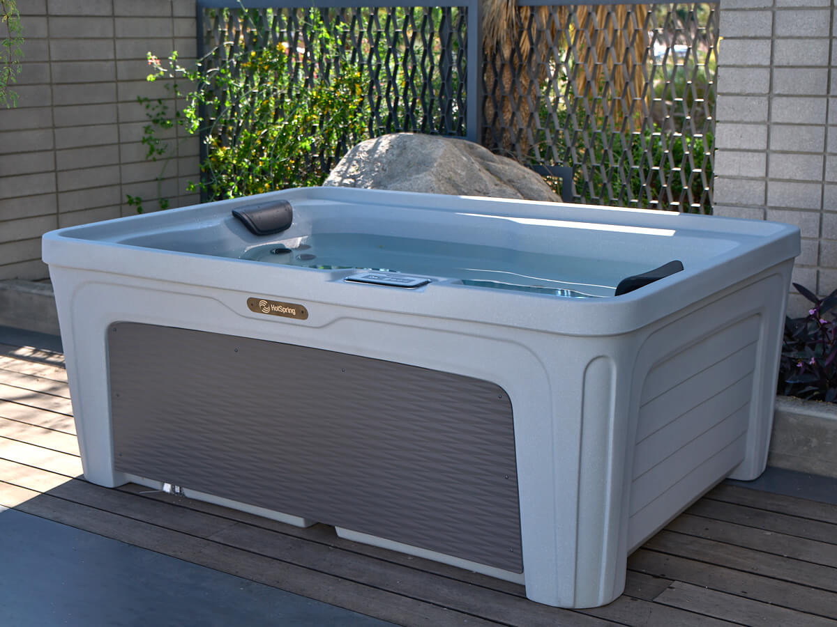 Hot Spring Ffc Mini Spa On Patio 4x3 1200x900